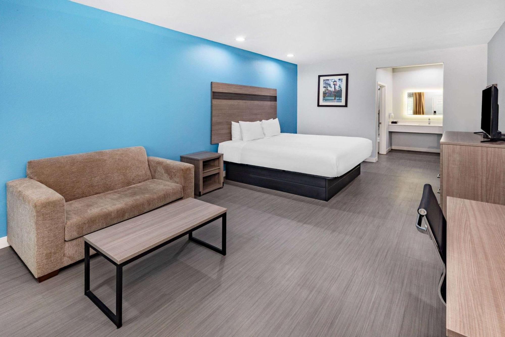 Hotel Baymont By Wyndham Freeport Texas Exterior foto